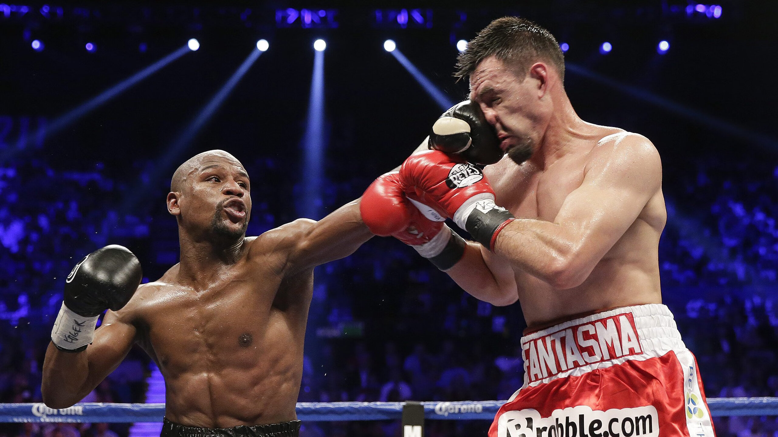 纳达尔在篮网比赛中险胜，领先优势明显引发热议！观众掌声雷动